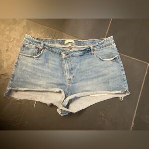 Women’s Abercrombie & Fitch, the mom short high-rise size 35/20